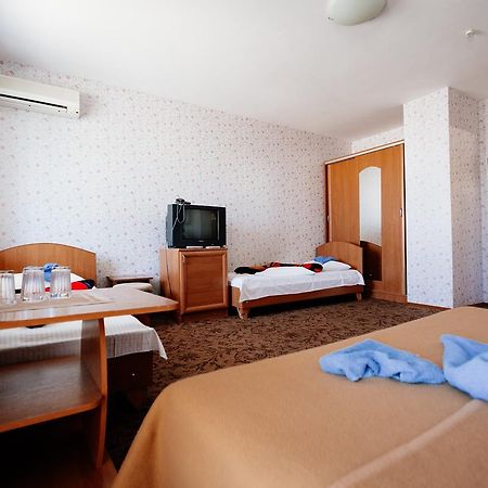 Solnechnaya Hotel Затока Екстериор снимка