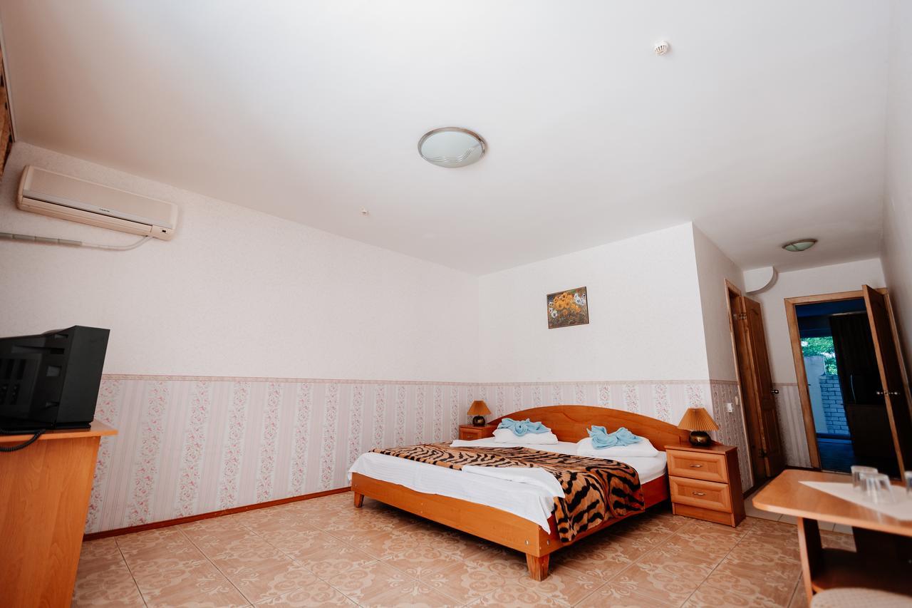 Solnechnaya Hotel Затока Екстериор снимка