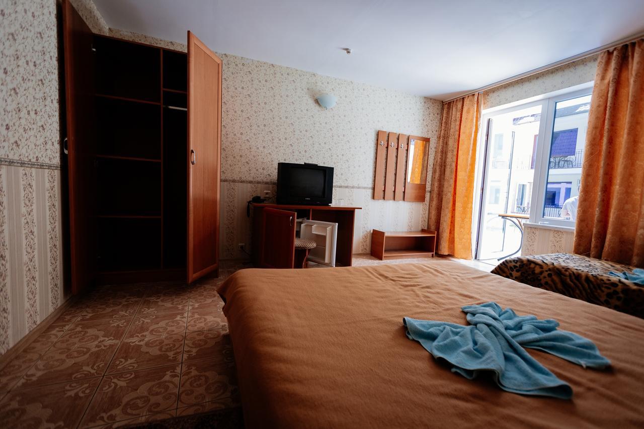 Solnechnaya Hotel Затока Екстериор снимка