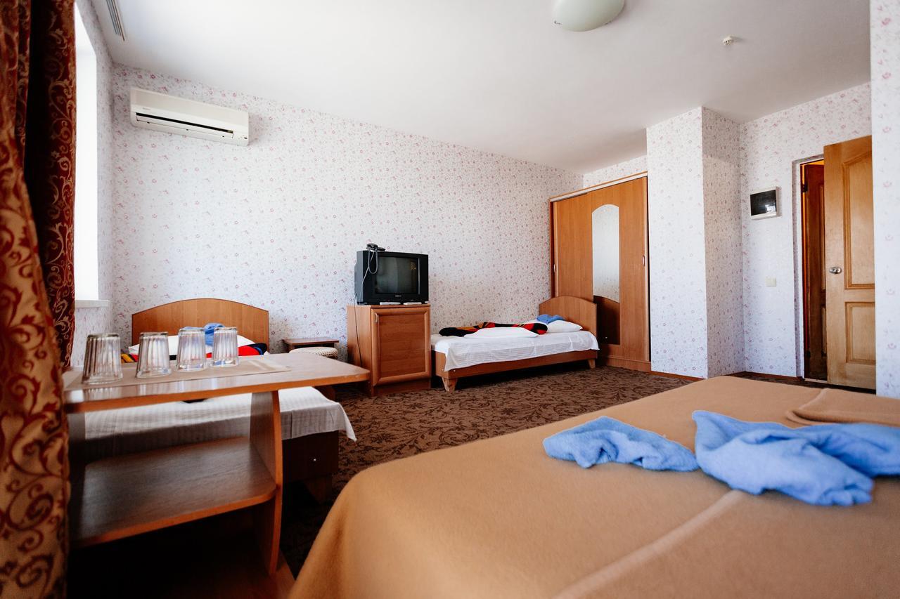 Solnechnaya Hotel Затока Екстериор снимка